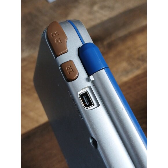 Nintendo 2DS XL Hylian Shield Console With Charger - Tested & Working - Picture 10 of 16